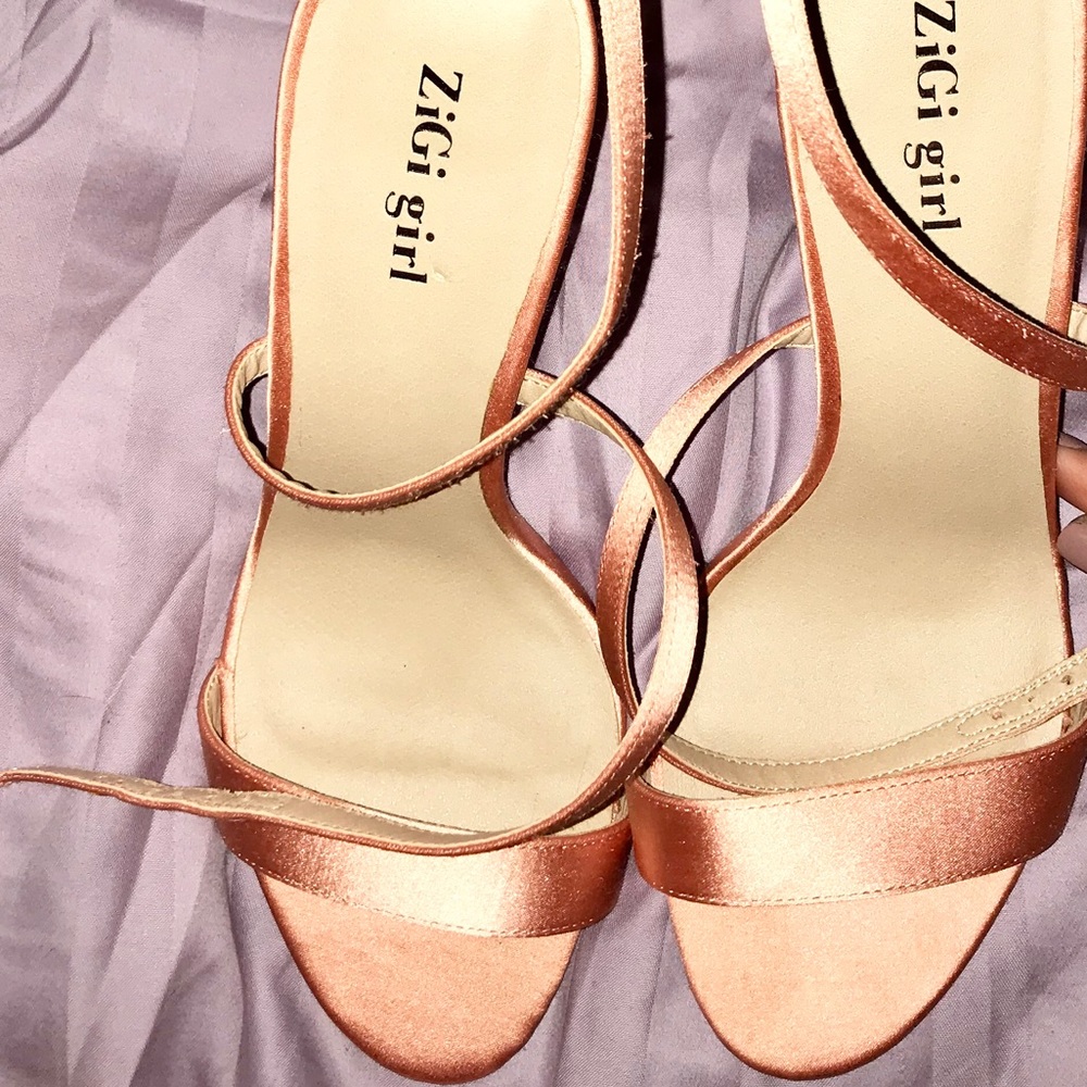 🆕 Pinky Peach Heels 🍑